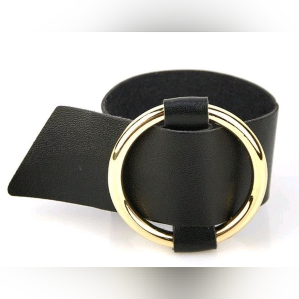 Elegant Black Bracelet with Gold Buckle